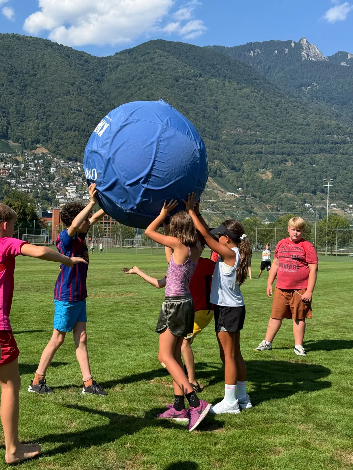 Kin-Ball im Abendprogramm